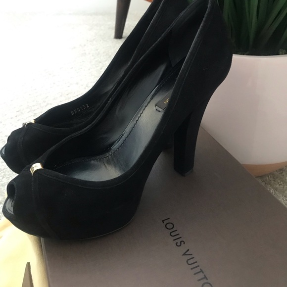 Authentic LV peep-toe platforms, (sz 8) Beautiful! Size 39 runs more like 8.50. - Picture 5 of 12
